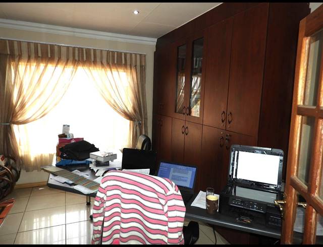 3 BEDROOM HOUSE FOR SALE IN THREE RIVERS EAST